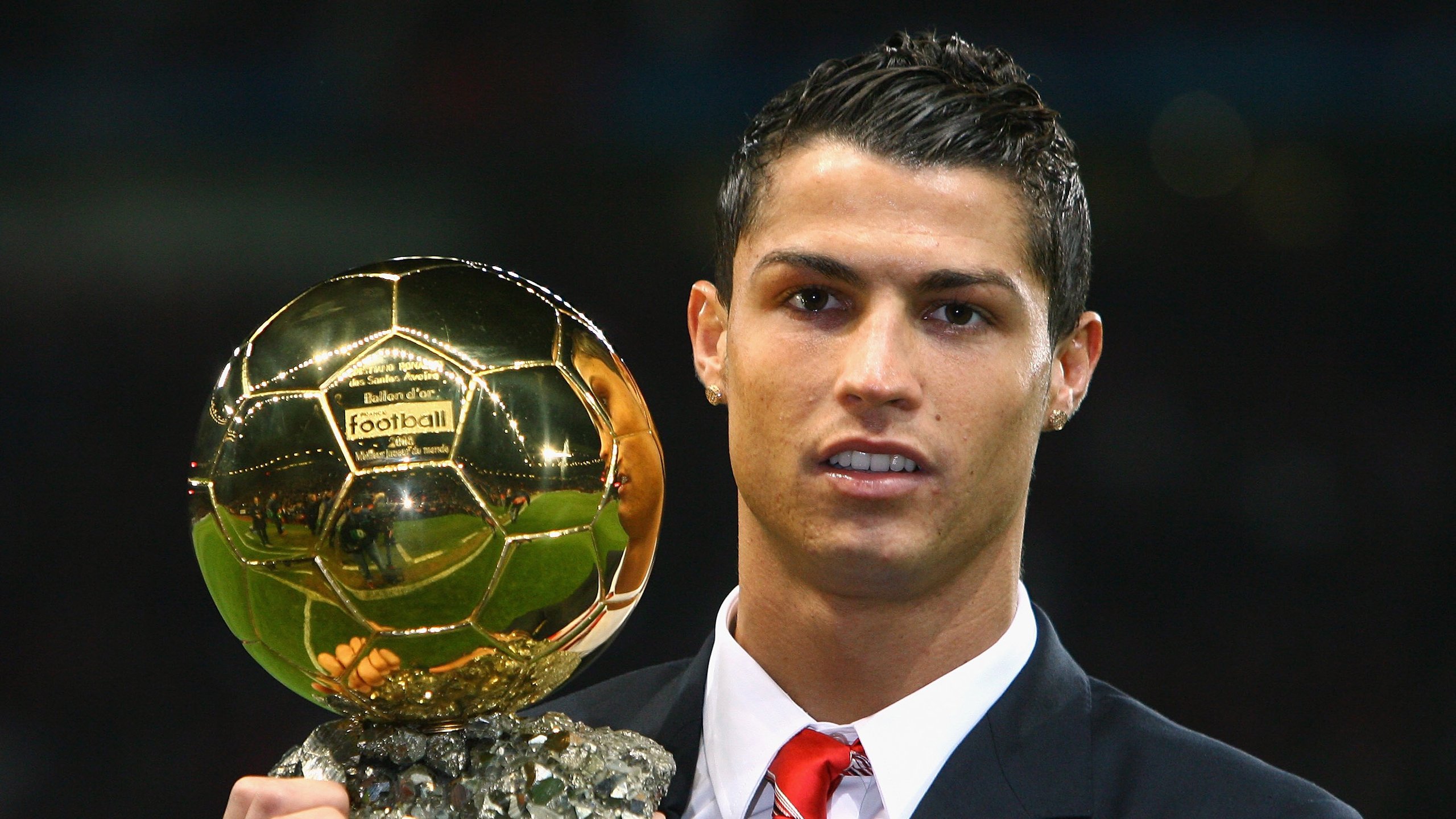 炮火连天！毕尔巴鄂狂轰滥炸撕开防线，库尔图瓦天神下凡定乾坤