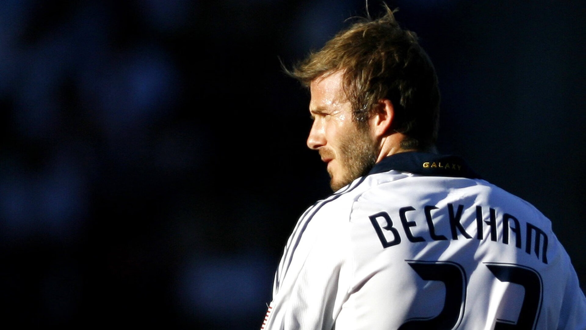 比利亚亚尔热身赛速胜埃及,萨内世界杯爆发接管比赛,足球世界再掀波澜