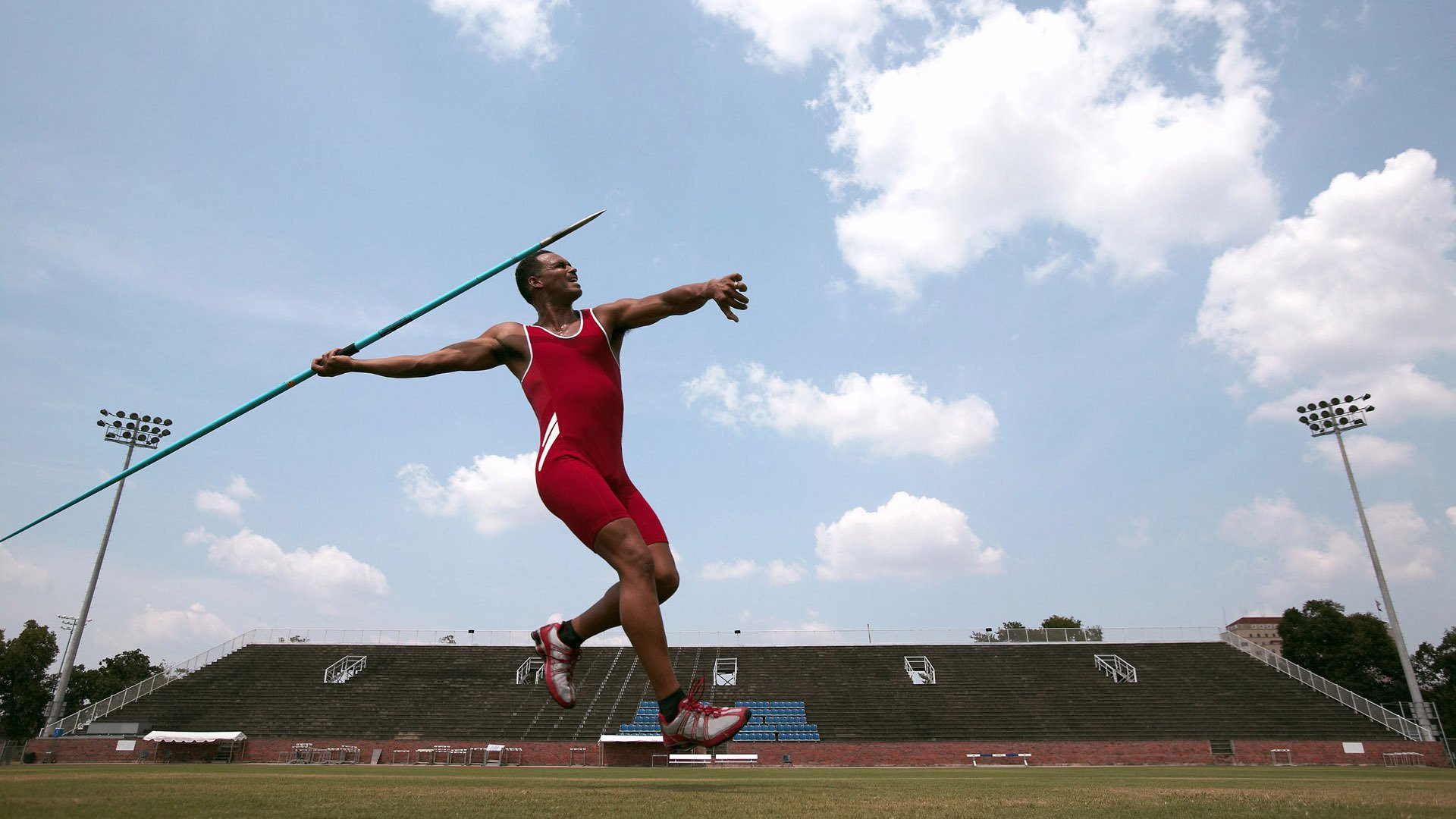 奥运资格赛夜惊魂,对手如钢铁洪流,托尼的无解困局与钢铁心脏